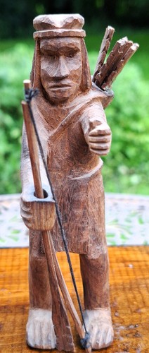 Holz figur indigener jäger - figur,