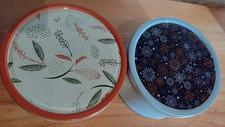 2 Keksdosen bzw. Aufbewahrungsdosen mit Motiv, Blech, Durchmesser ca. 19 cm