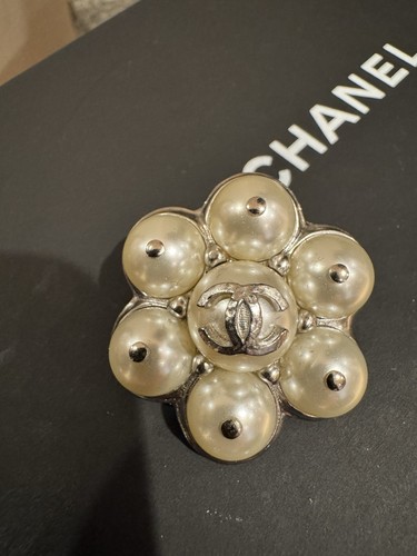 Chanel brosche kamelie perlen - chanel,