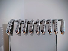 1973 Ben Hogan Apex Eisen 2-9 + Equalizer Wedge, Persimmon Driver, Holz 3 und 4