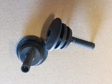 Mercedes Benz CLK 500 W209 Befestigung Kühler Stifte links rechts