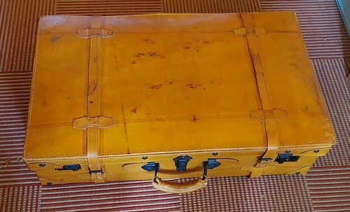 Großer lederkoffer mit - großer,