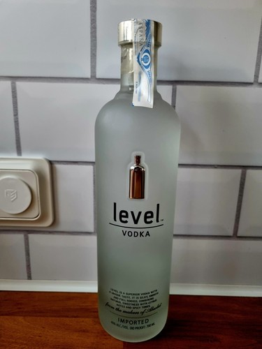 Absolut vodka level - level, 0,7l