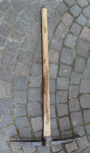 Alte spitzhacke pickel mit - alte,