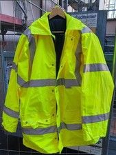 Warnschutz-Jacke und Warnweste