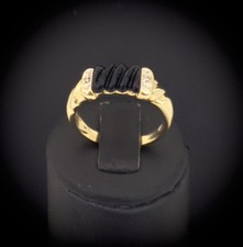 Goldring mit Onyx und Brillant