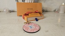 Louis Vuitton Valentine’s Day Illustre Charm Fullset – Taschenschmuck / Anhänger