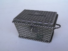 Alte Spardose geflochtener Korb Truhe Sparbüchse 