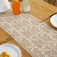 Gestrickte Tischdecke für