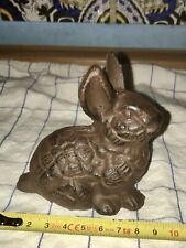 Kleiner Hase aus Metall-Guss -