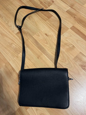 Tasche für Damen Umhängetasche  in Schwarz Knopf und 2 Abteile Clockhause by C&A