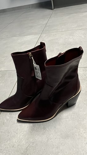 Bordeauxrote lederstiefelette - bordeauxrote,