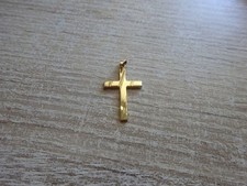Kreuzanhänger 333, 8 Karat