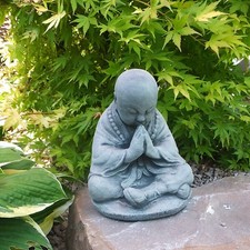Steinfigur Buddha Mönch