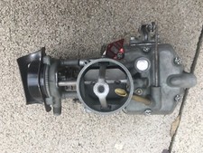 vergaser ausbau aus einem oldtimer. defekt, zerlegt, gereinigt, zusammengebaut