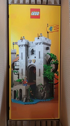 Lego set 10305 - lego,