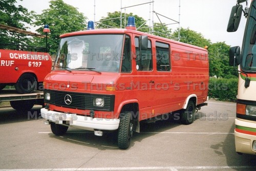 Lkw foto mercedes - mercedes-benz, d