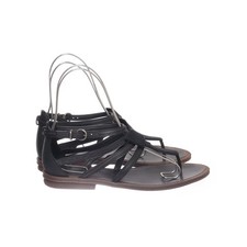Gisele Bundchen, Sandalen