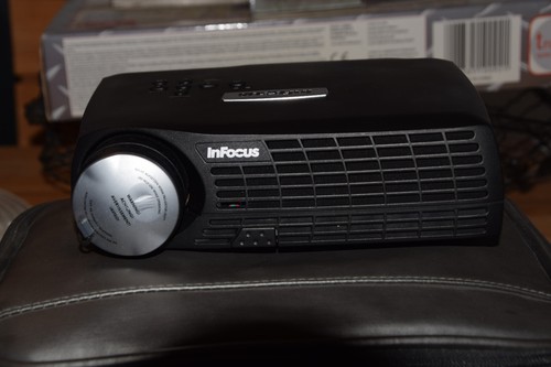 Beamer infocus in10 - in10, (lp70+)