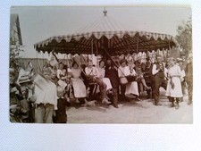 Karussell mit vielen Personen