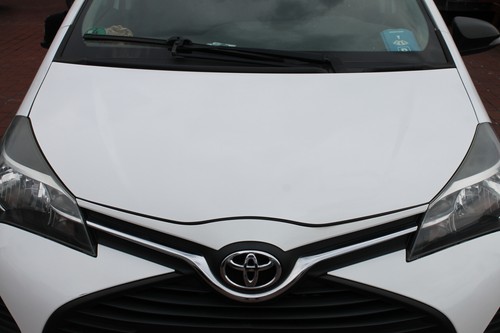 Toyota yaris xp13 farbe weiss - toyota,