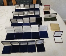 29 Münzen Etui gebraucht aber in guten zustand sehe Fotos