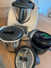Thermomix TM6 Weiß, Inkl. 2. Topf, Gemüsestyler, Gleitbrett