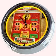 N810 Wanduhr "Geldspielautomat