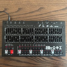 Twisted Electrons Blast Beats