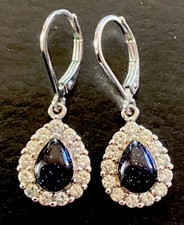 Hübsches paar Silberfarbige