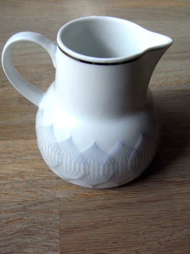 Rosenthal lotus studio - lotus, line