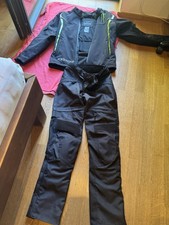 Motorradjacke und -hose