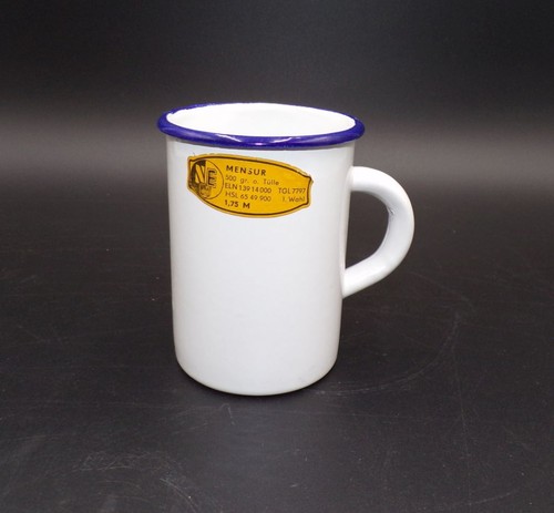 Alte emaille tasse menur - emaille, weiß