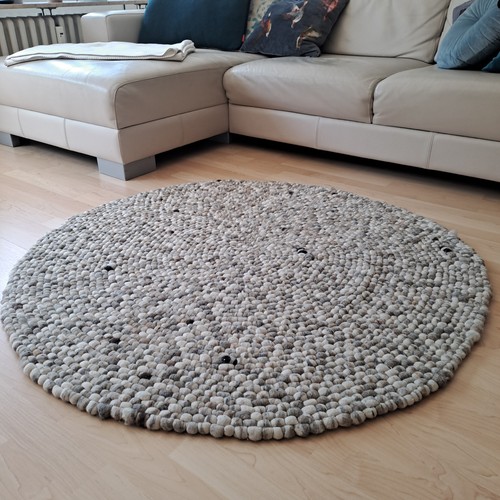 Schöner filzkugel teppich - schöner,