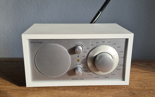 Tischradio tivoli model one - model,