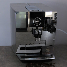 ~~~ Jura Impressa J9 Kaffeevollautomat  im edlem chrom, ONE Touch Funktion! ~~~