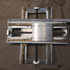 Kreuztisch Präzision für