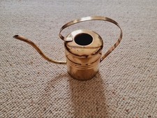 alte Gießkanne aus Messing