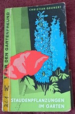  STAUDENPFLANZUNGEN IM GARTEN