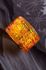 Vintage Armreif Bernstein Look Acryl Acetat Cut-Out Modeschmuck