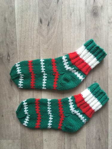 Selbst gestrickte wollsocken - selbst,