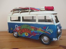 schönes Blech-Auto, Bulli