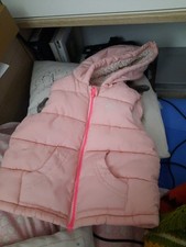 Eine Babyweste für Mädchen Gr. 86