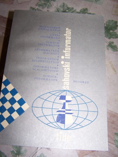 Band chess informant - chess, informant/