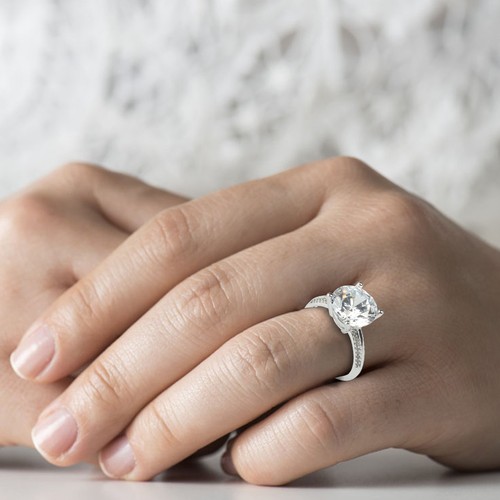 Synthetischer diamant ring mit - synthetischer,