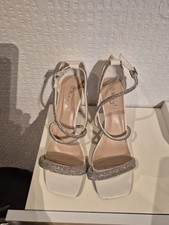 Abendschuhe und Clutch mit