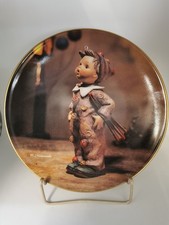 M.J. Hummel  Sammelteller Porzellan 19cm Ø , "Im Fassnachtskostüm" (01)