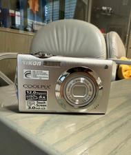 Nikon Coolpix S4000