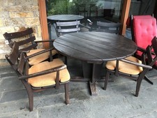 Hochwertige Vollholz Gartenmöbel Garnitur. Sitzmöbel für Draußen 