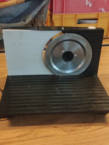 Brotschneidemaschine